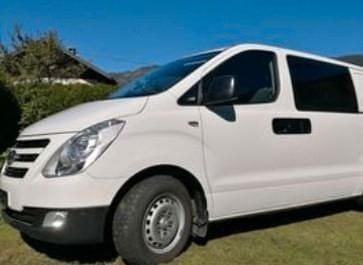 Weiß Gebraucht 2011 Hyundai H-1 Van / Kleinbus | 6.999 € (Etwas zu teuer) - Bild 1/4