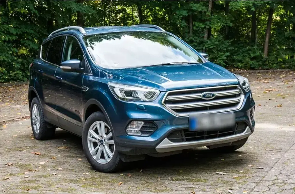 Gebraucht Ford Kuga Cool & Connect 150 PS (110 kW) 2019 Blau SUV