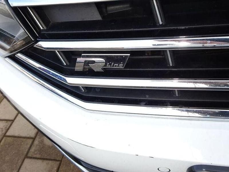 Gebraucht VW Passat R-line 150 PS (110 kW) 2023 Weiß Kombi