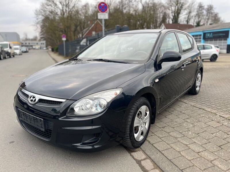 Schwarz Gebraucht 2010 Hyundai i30 Limousine | 3.490 € (Fairer Preis) - Bild 1/4