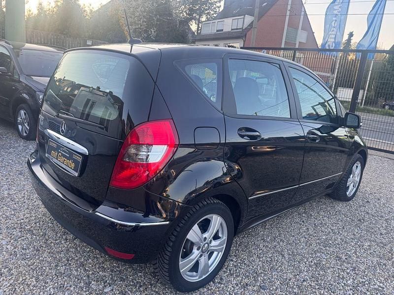 Gebraucht Mercedes A160 95 PS (69 kW) 2012 Schwarz Limousine