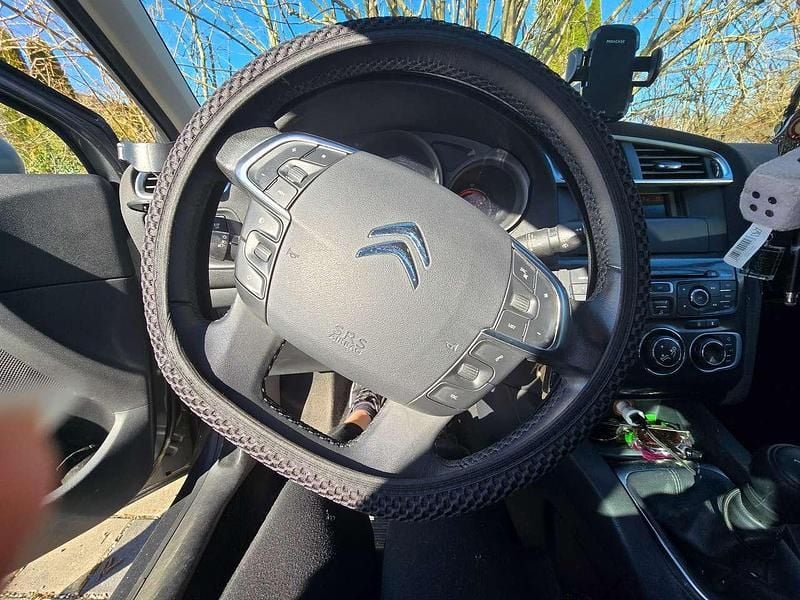 Grau Gebraucht 2010 Citroën C4 Limousine | 4.750 € - Bild 1/4