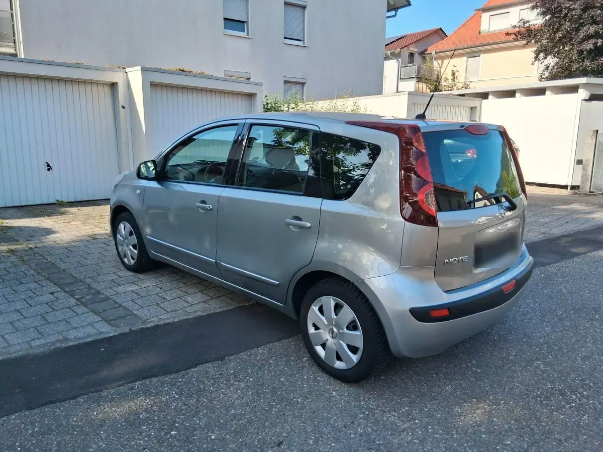 Gebraucht Nissan Note I-Way 110 PS (80 kW) 2012 Silber Kleinwagen