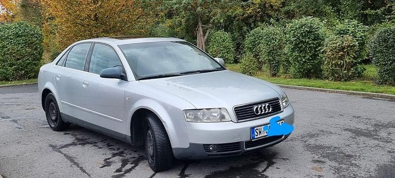 Silber Gebraucht 2001 Audi A4 Limousine | 990 € (Superpreis) - Bild 1/4
