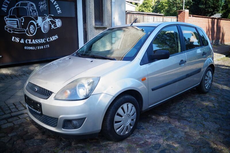 Silber Gebraucht 2006 Ford Fiesta Trend Kleinwagen | 2.293 € (Fairer Preis) - Bild 1/4