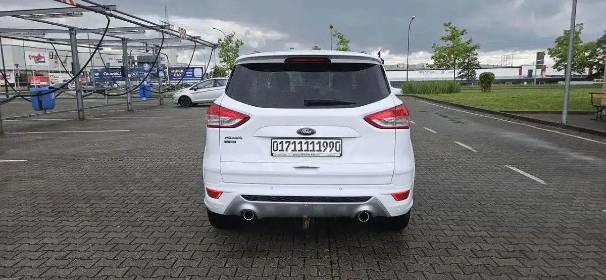 Gebraucht Ford Kuga Individual 163 PS (119 kW) 2014 Frostweiß SUV