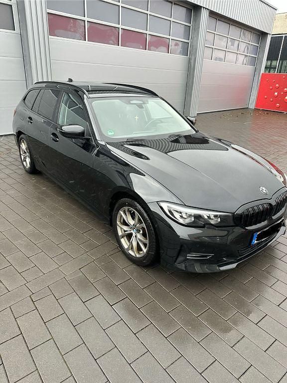 Gebraucht BMW 320 Advantage 190 PS (139 kW) 2020 Schwarz Kombi