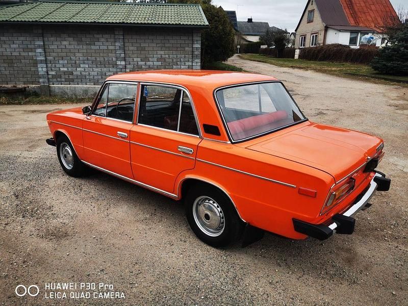 Gebraucht Lada 2106 79 PS (58 kW) 1979 Rot Limousine