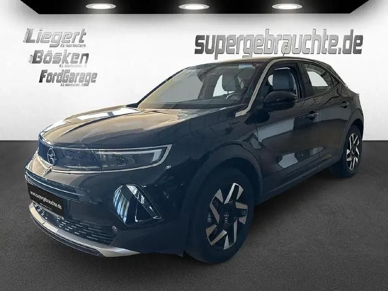 Diamant schwarz (metallic) Gebraucht 2022 Opel Mokka-e Elegance SUV | 17.500 € (Fairer Preis) - Bild 1/4