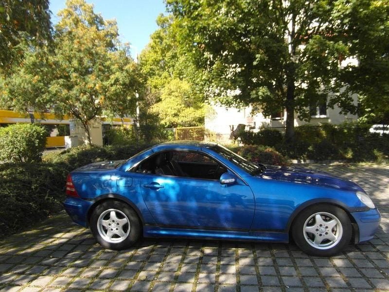 Usata Mercedes SLK200 163 CV (119 kW) 2000 Blu Cabrio