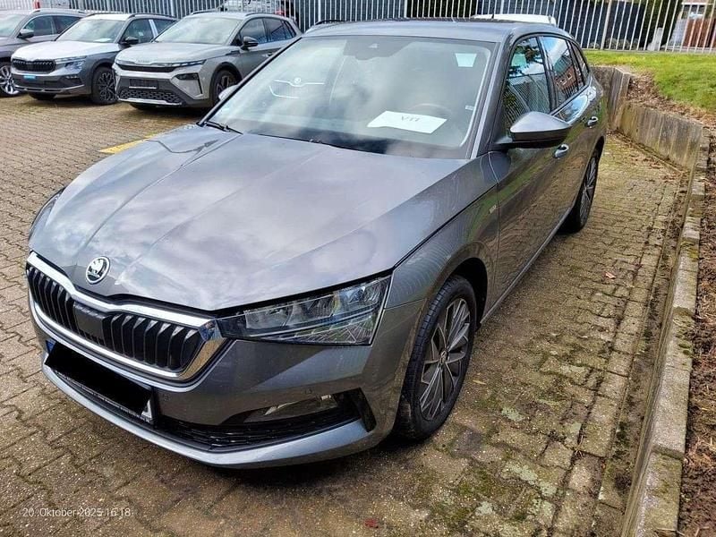 Grau Gebraucht 2022 Skoda Scala Tour Kleinwagen | 12.999 € (Fairer Preis) - Bild 1/4