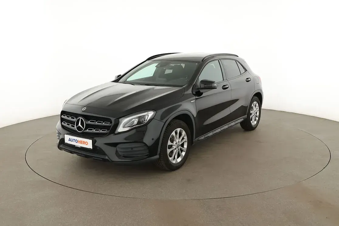 Gebraucht Mercedes GLA180 AMG line 109 PS (80 kW) 2018 SUV