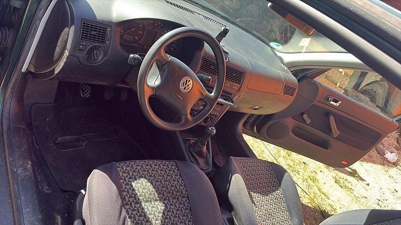 Gebraucht VW Golf IV 90 PS (66 kW) 2000 Grün Kleinwagen