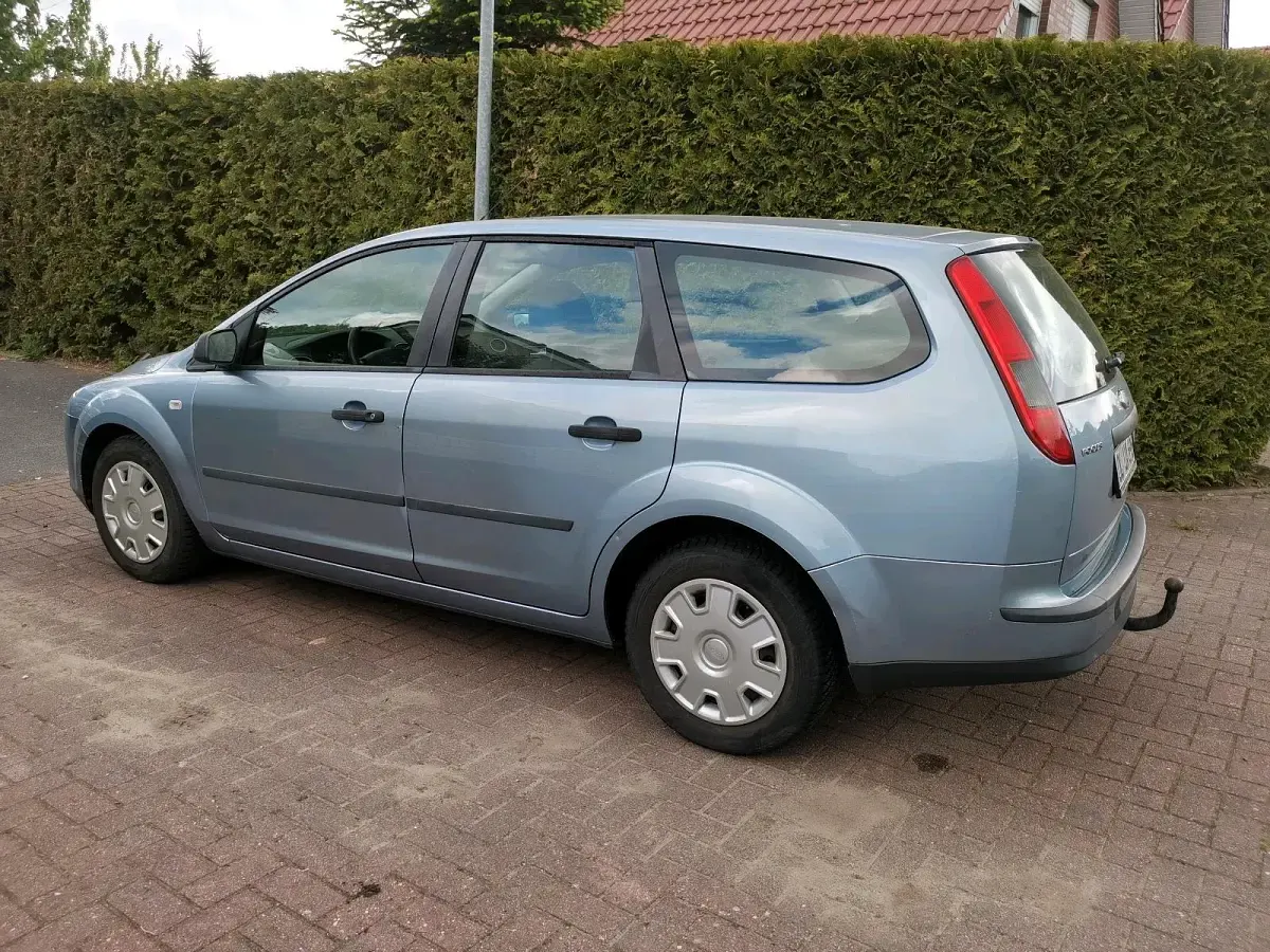 Brugt Ford Focus 101 HK (74 kW) 2005 Sølv Stationcar