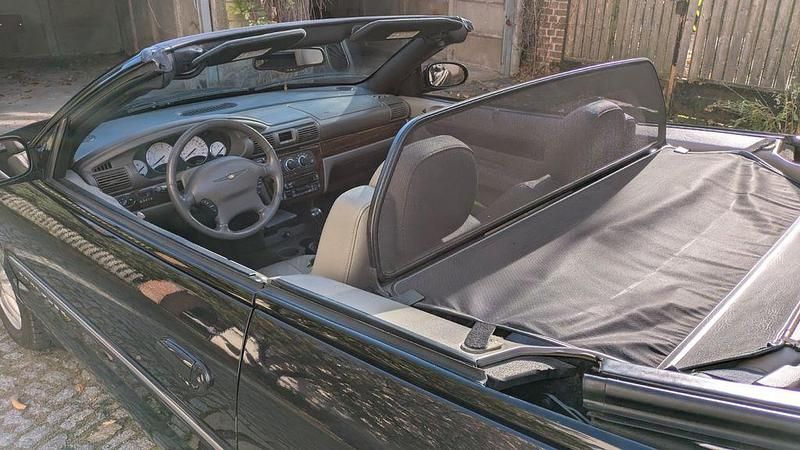Blau Gebraucht 2001 Chrysler Sebring Cabriolet Cabrio | 4.400 € (Etwas zu teuer) - Bild 1/4