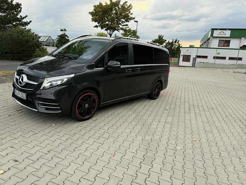 Grau Gebraucht 2019 Mercedes V300 Avantgarde Van / Kleinbus | 48.200 € (Teuer) - Bild 1/4