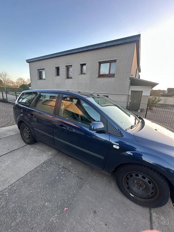 Second-hand Ford Focus 70 CP (51 kW) 2005 Albastru Break