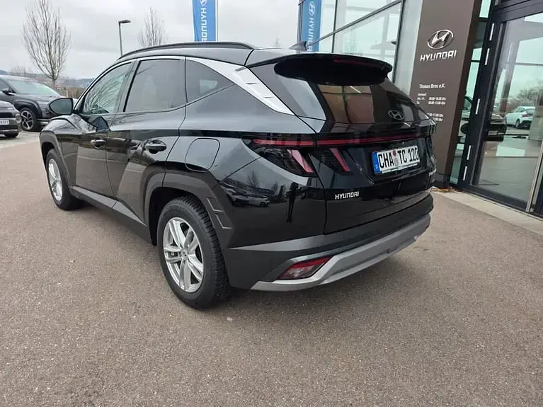 Gebraucht Hyundai Tucson Trend 136 PS (100 kW) 2025 Abyss black / met SUV