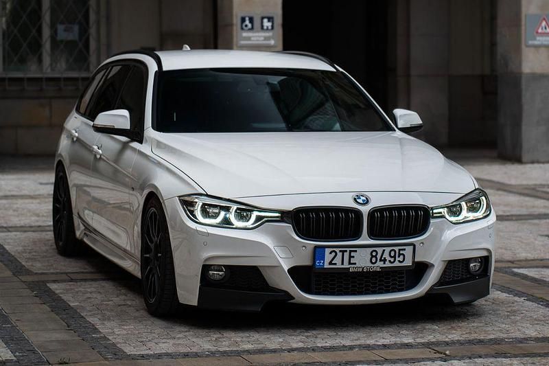 Weiß Gebraucht 2017 BMW 340 M Sport Kombi | 38.000 € - Bild 1/4