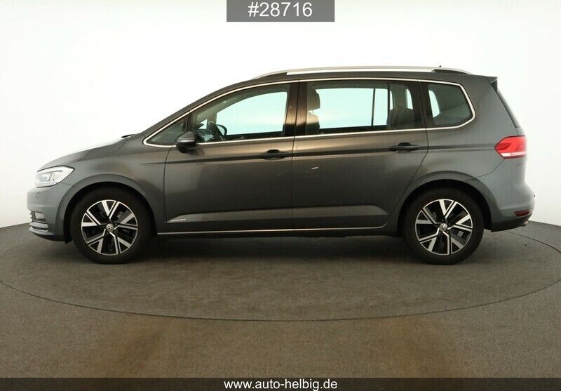 Gebraucht VW Touran Highline 150 PS (110 kW) 2020 Indiumgrau metallic Van / Kleinbus
