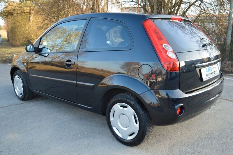 Gebraucht Ford Fiesta Fun X 69 PS (50 kW) 2007 Schwarz Kleinwagen