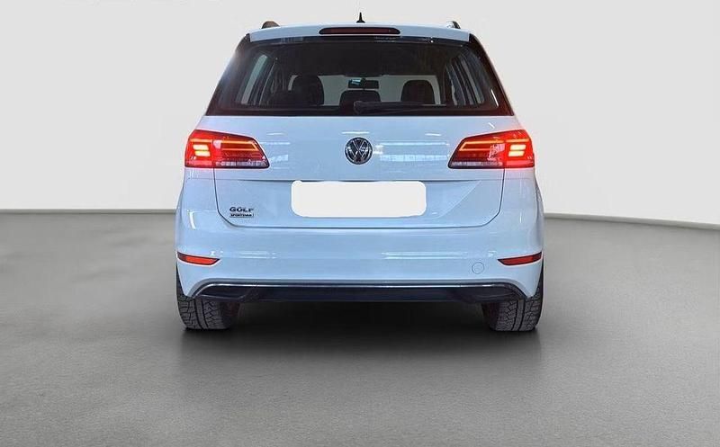 Gebraucht VW Golf Sportsvan Comfortline 116 PS (85 kW) 2019 Pure white Van / Kleinbus