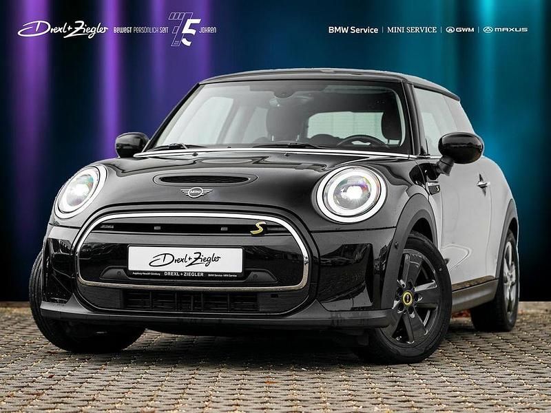 Midnight black metallic Gebraucht 2021 Mini Cooper SE Essential Kleinwagen | 16.490 € (Fairer Preis) - Bild 1/4