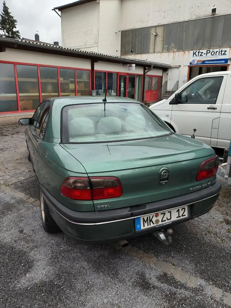 Occasion Opel Omega 170 ch (125 kW) 1999 Vert Berline