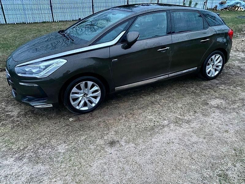 Second-hand Citroën DS5 200 CP (147 kW) 2013 Maro Hatchback