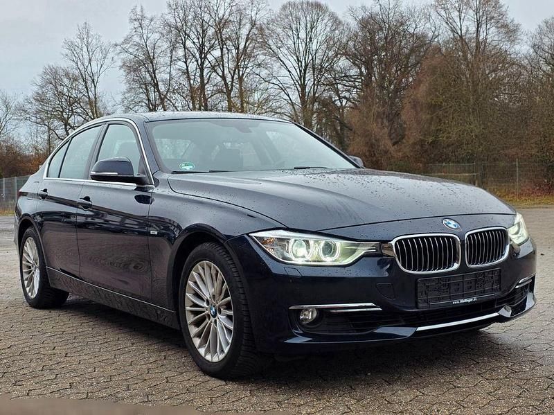 Gebraucht BMW 320 Comfort Edition 184 PS (135 kW) 2012 Blau Limousine