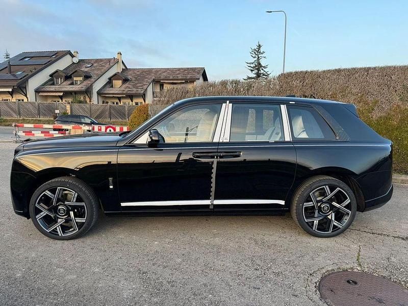 Neu Rolls Royce Cullinan 600 PS (441 kW) 2026 Schwarz SUV