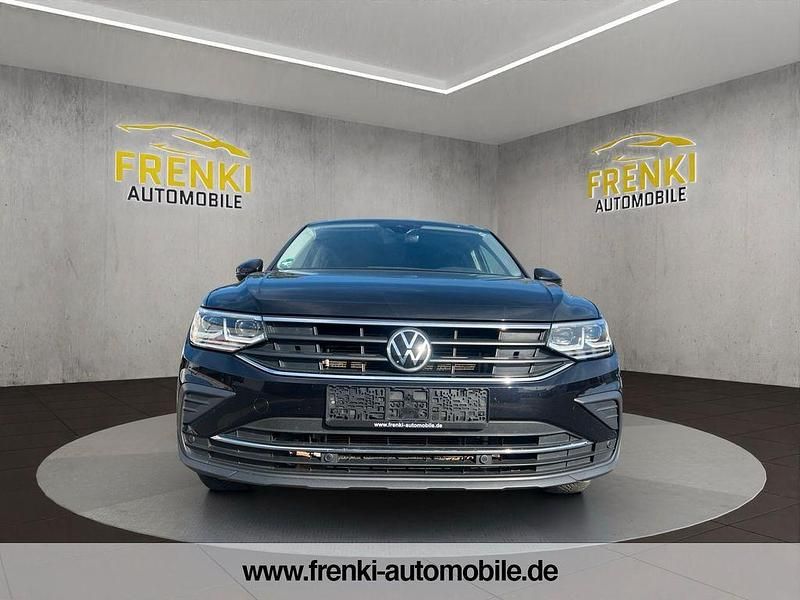 Gebraucht VW Tiguan Life 150 PS (110 kW) 2021 Schwarz SUV