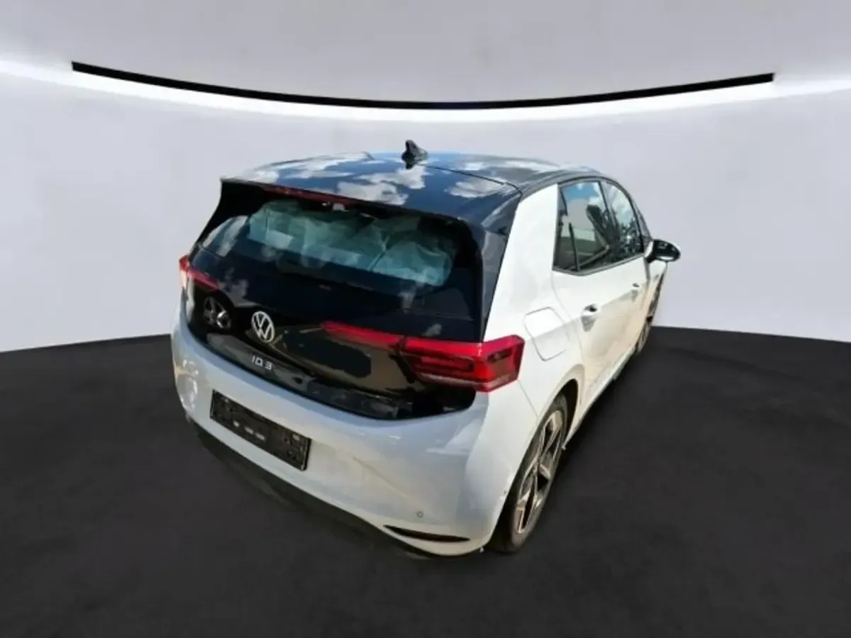 Gebraucht VW ID.3 Pro 150 kW (204 PS) 2023 Gletscherweiß metallic Kleinwagen
