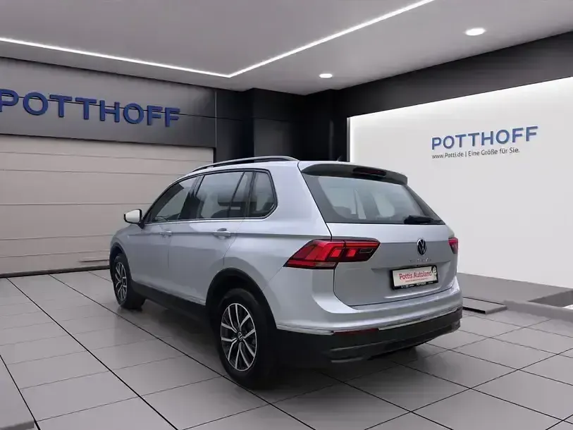 Gebraucht VW Tiguan Life 150 PS (110 kW) 2022 Reflexsilber metallic SUV