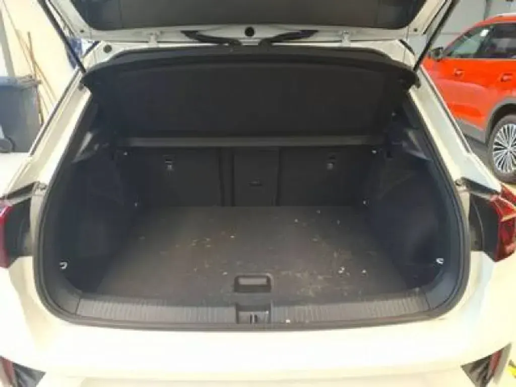 Gebraucht VW T-Roc R-line 150 PS (110 kW) 2025 Pure white SUV