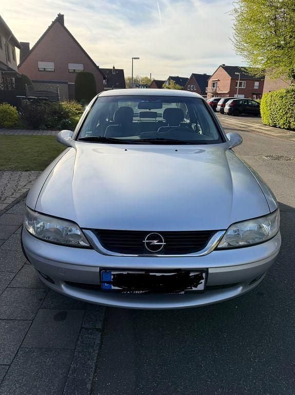 Gebraucht Opel Vectra 125 PS (91 kW) 2000 Silber Limousine
