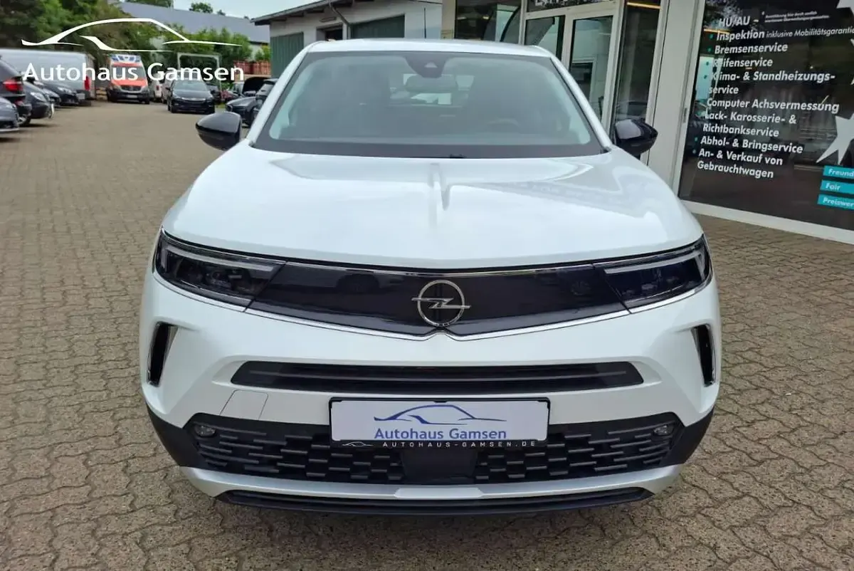 Gebraucht Opel Mokka-e Elegance 100 kW (136 PS) 2022 Jade weiss/arktis weiss SUV