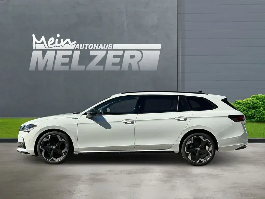 Neu Skoda Superb SportLine 150 PS (110 kW) 2026 Weiß Limousine
