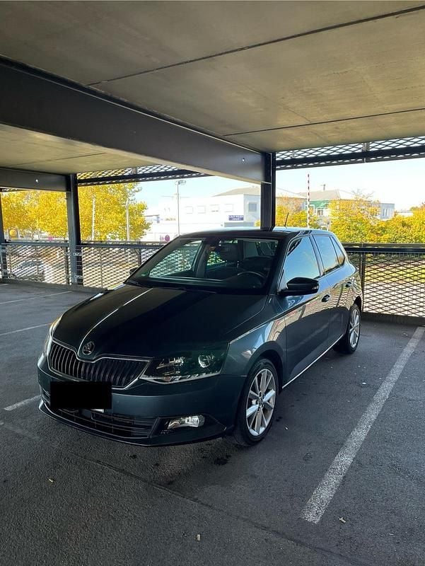 Silber Gebraucht 2016 Skoda Fabia Kleinwagen | 10.450 € (Fairer Preis) - Bild 1/4