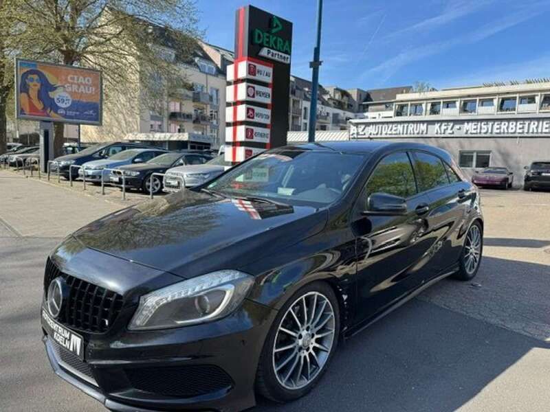 Kosmosschwarz metalliclack Gebraucht 2014 Mercedes A220 AMG Limousine | 10.990 € (Guter Preis) - Bild 1/4