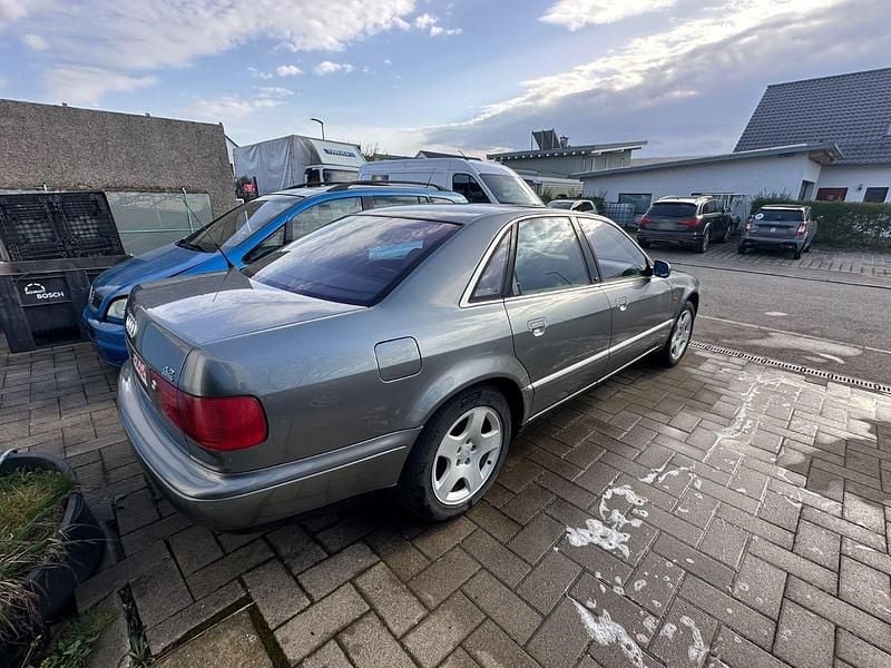 Second-hand Audi A8 299 CP (219 kW) 1995 Gri Berlinǎ