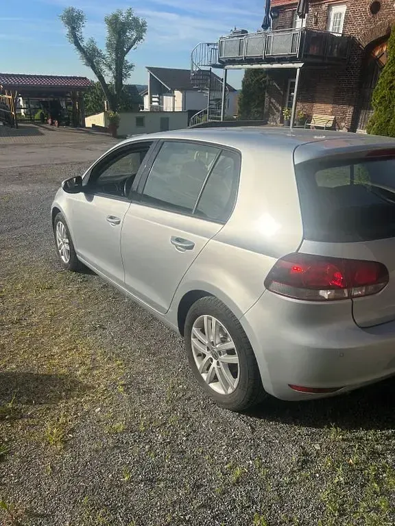 Gebraucht VW Golf VI Comfortline 105 PS (77 kW) 2010 Silber Kleinwagen