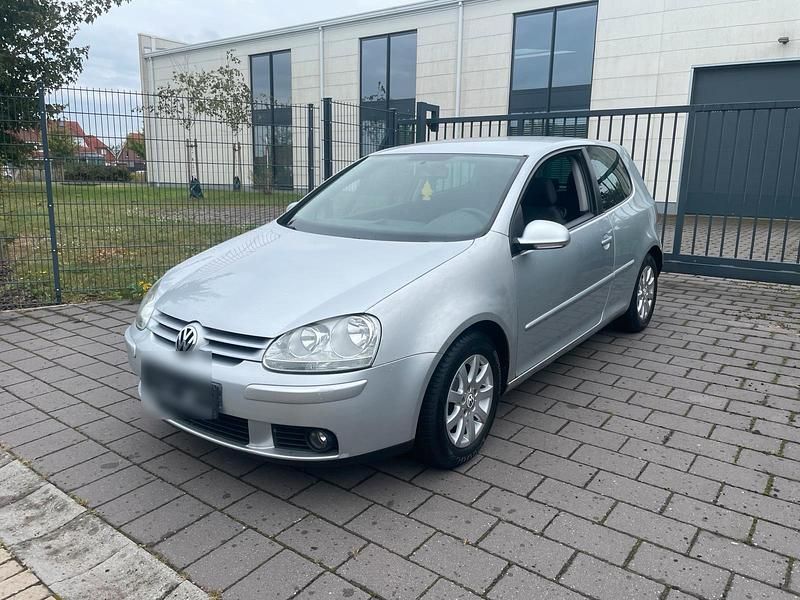 Silber Gebraucht 2005 VW Golf V Limousine | 1.500 € (Guter Preis) - Bild 1/4