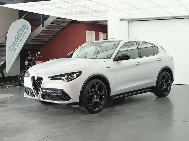 Gebraucht Alfa Romeo Stelvio Competizione 209 PS (153 kW) 2023 Silber SUV