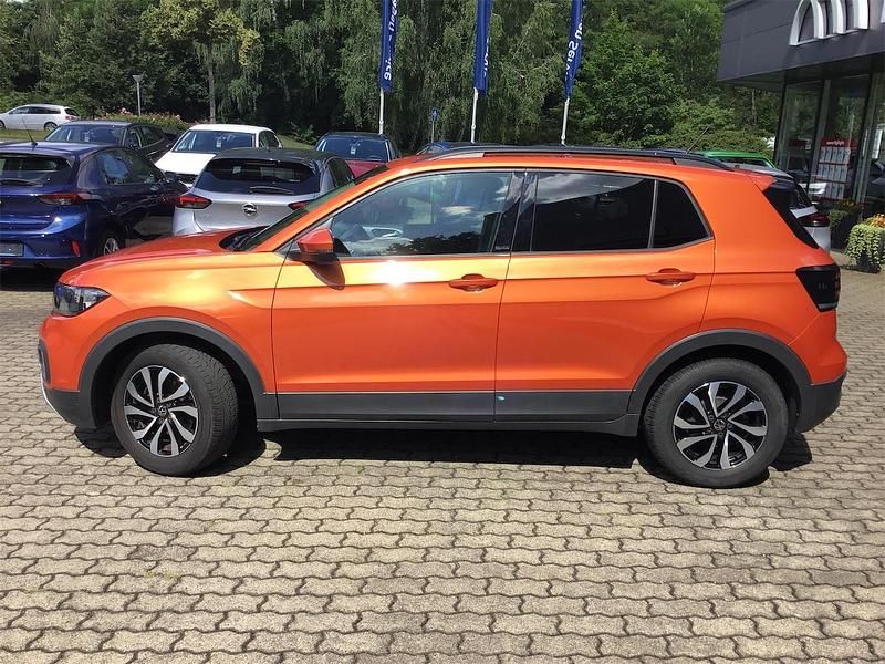Gebraucht VW T-Cross Active 95 PS (69 kW) 2022 Energetic orange metallic SUV