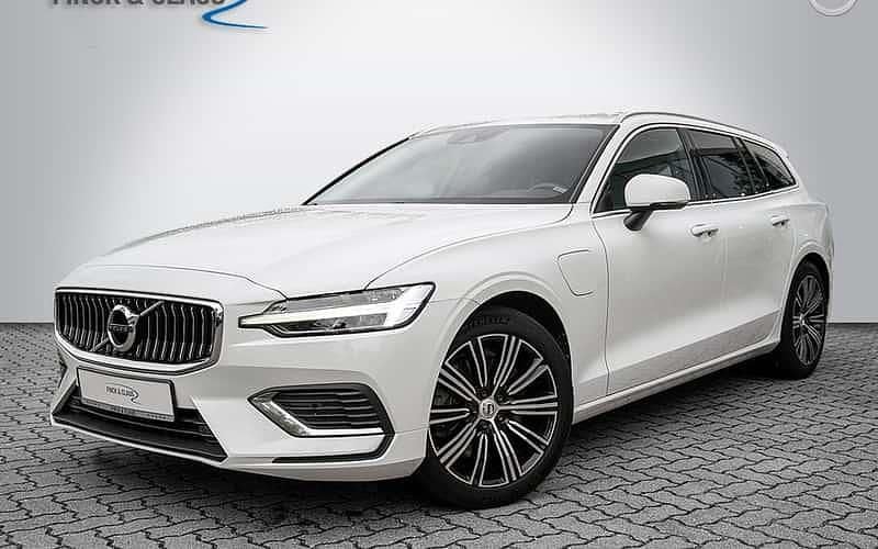 Weiß Gebraucht 2022 Volvo V60 Core Kombi | 24.890 € (Superpreis) - Bild 1/4