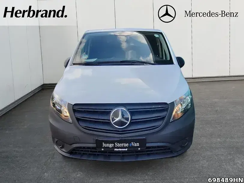 Używany Mercedes e-Vito 85 kW (116 KM) 2024 Biały Van