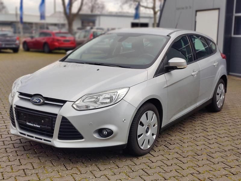 Gebraucht Ford Focus Champions Edition 101 PS (74 kW) 2013 Silber Kleinwagen