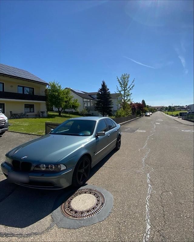 Gebraucht BMW 525 192 PS (141 kW) 2002 Silber Limousine