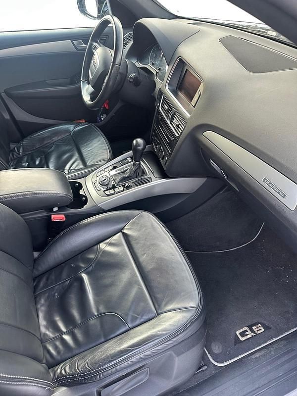 Gebraucht Audi Q5 240 PS (176 kW) 2011 Schwarz SUV